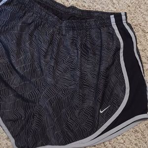 Nike tempo Shorts size L